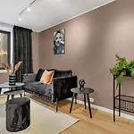 아파트호텔 70 Degrees North City Apartments 3*